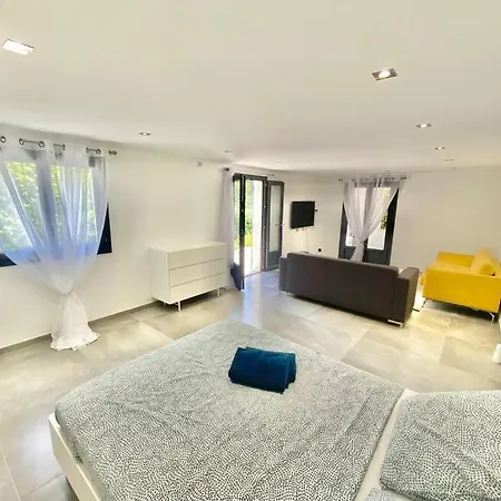 Maria 8/10 Pax Piscine Et Spa Villa *